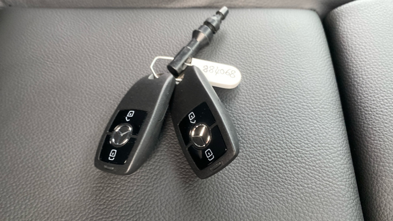 Mercedes-Benz Sprinter 315Cdi L2 Diesel Rwd 3.5t H2 Select Van